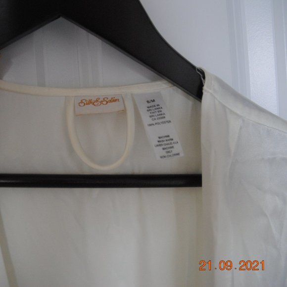 Silk&Satin White/Off White Robe - Picture 2 of 3